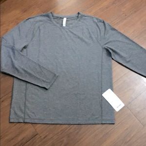 Lululemon long sleeves t-shirt in size XXL.